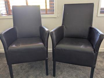 Gratis! 4 stoelen. 2 met armleuning. Alles in 1x ophalen