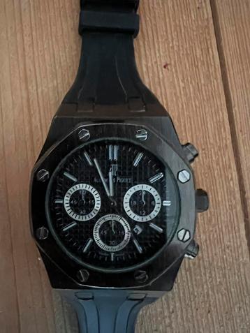 Nieuw heren horloge beschikbaar voor biedingen