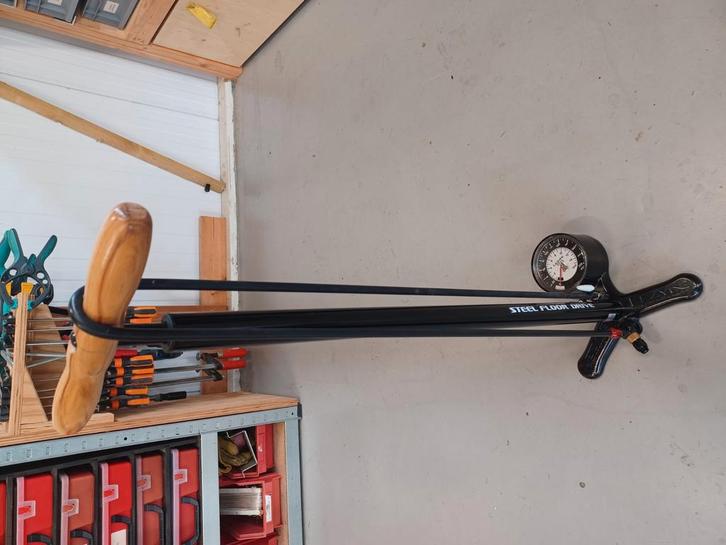 Lezyne Steel Floor Drive fietspomp, Fietsen en Brommers, Fietsaccessoires | Fietspompen, Zo goed als nieuw, Drukmeter, Ophalen of Verzenden