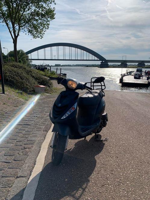 Piaggio Zip 2000, Fietsen en Brommers, Scooters | Piaggio, Gebruikt, Zip, Benzine, Ophalen