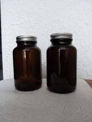 8 bruine glazen potjes met schroefdeksel - hoog 11 cm beschikbaar voor biedingen