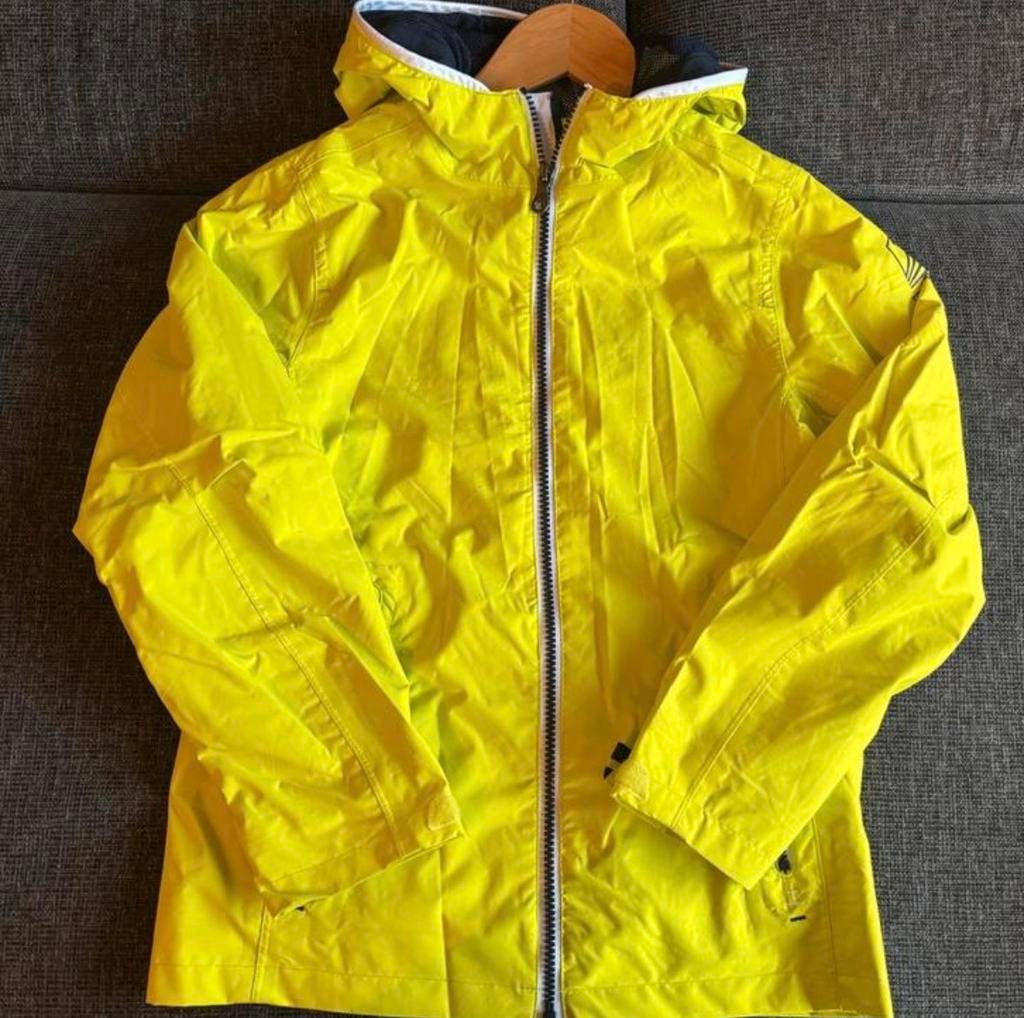 Gele regenjas maat 140, Kinderen en Baby's, Kinderkleding | Maat 140, Ophalen of Verzenden, Zo goed als nieuw, Jongen of Meisje