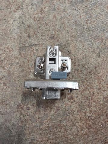 12x IKEA Komplement Scharnieren - Zachtsluitend beschikbaar voor biedingen