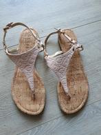 Guess slippers maat 39,5, Kleding | Dames, Schoenen, Ophalen of Verzenden, Nieuw