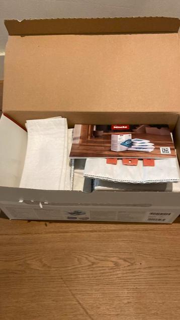 Doos stofzuigerzakken. beschikbaar voor biedingen