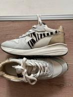 Diadora Heritage beige sneakers mt 38 ZGAN, Ophalen of Verzenden, Zo goed als nieuw, Beige, Sneakers of Gympen