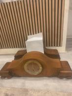 Antieke houten klok met ornamenten, Ophalen