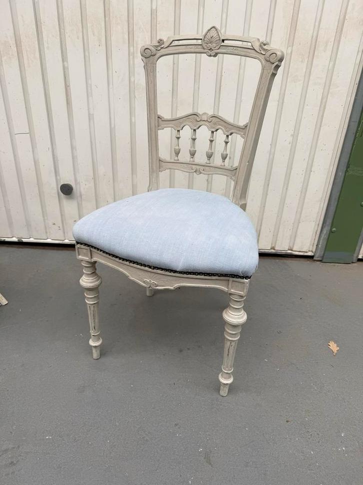 Charmant brocante stoeltje, Antiek en Kunst, Antiek | Meubels | Stoelen en Banken, Ophalen