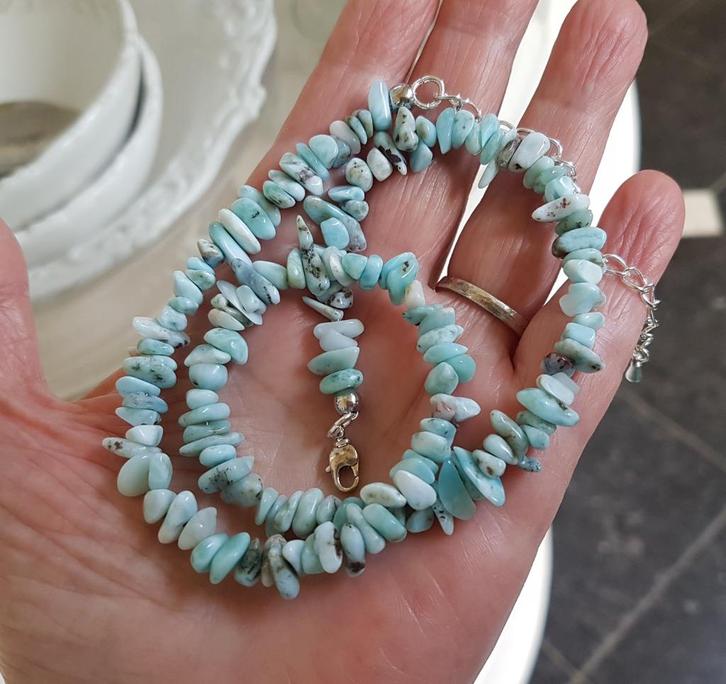 Larimar Ketting Edelsteen Chips / Split verstelbaar., Sieraden, Tassen en Uiterlijk, Kettingen, Nieuw, Steen of Mineraal, Blauw