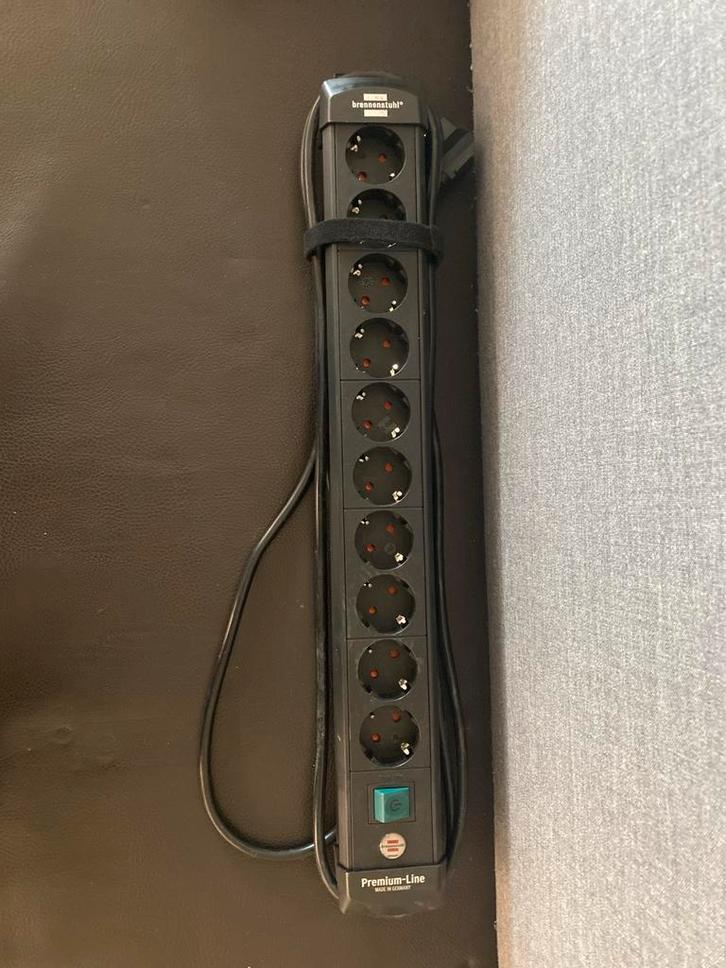 Brennenstuhl Premium-Line stekkerdoos 10-voudig, Audio, Tv en Foto, Audiokabels en Televisiekabels, Gebruikt, Overige kabels, Minder dan 2 meter
