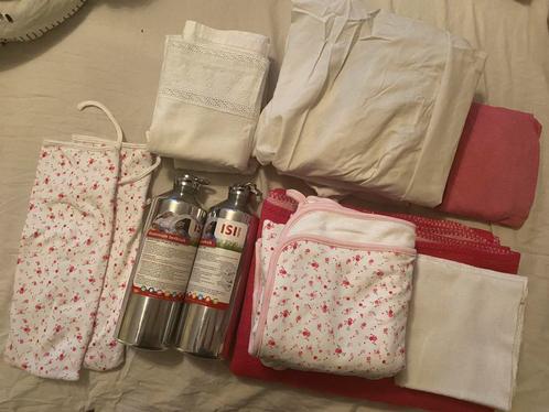 Babyset meisje roze wit lakens deken kruiken matrashoezen, Kinderen en Baby's, Kinderkamer | Beddengoed, Zo goed als nieuw, Deken of Dekbed