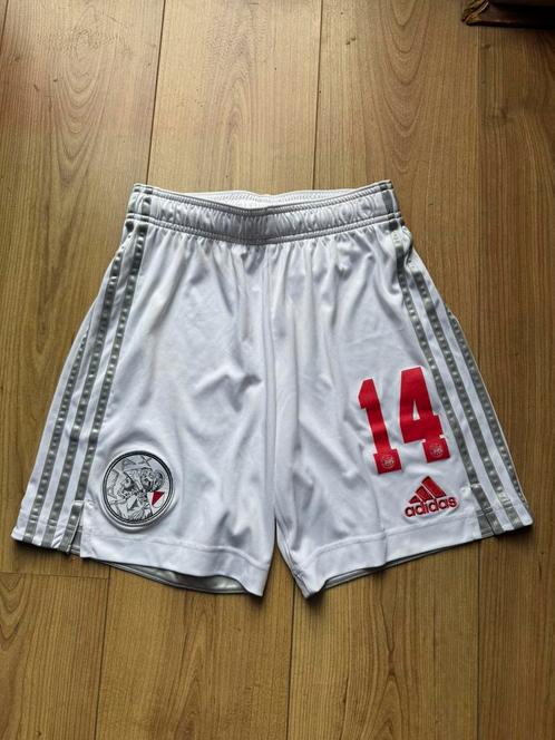 Shorts voetbalbroekje Ajax Johan Cruijff, Kleding | Heren, Sportkleding, Zo goed als nieuw, Voetbal, Rood, Ophalen of Verzenden