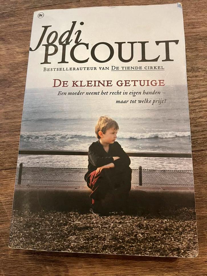 J. Picoult - De kleine getuige, Boeken, Literatuur, Zo goed als nieuw, Nederland, Ophalen of Verzenden
