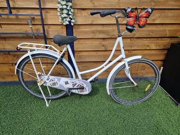 Omafiets Popal beschikbaar voor biedingen