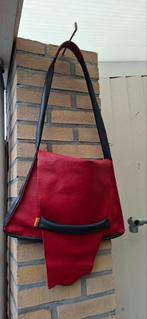 Handgemaakte rode leren tas van Sier-t., Sieraden, Tassen en Uiterlijk, Tassen | Schoudertassen, Overige merken, Nieuw, Ophalen of Verzenden