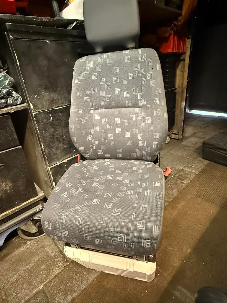 Zeldzame bijrijdersstoel voor mercedes sprinter of vw LT, Auto-onderdelen, Interieur en Bekleding, Ophalen