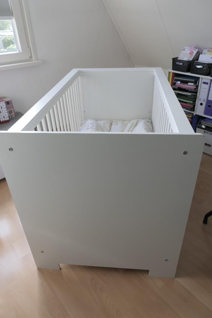 In hoogte verstelbare kinderledikantje (wit, Ophalen, Gebruikt, Minder dan 140 cm, Matras