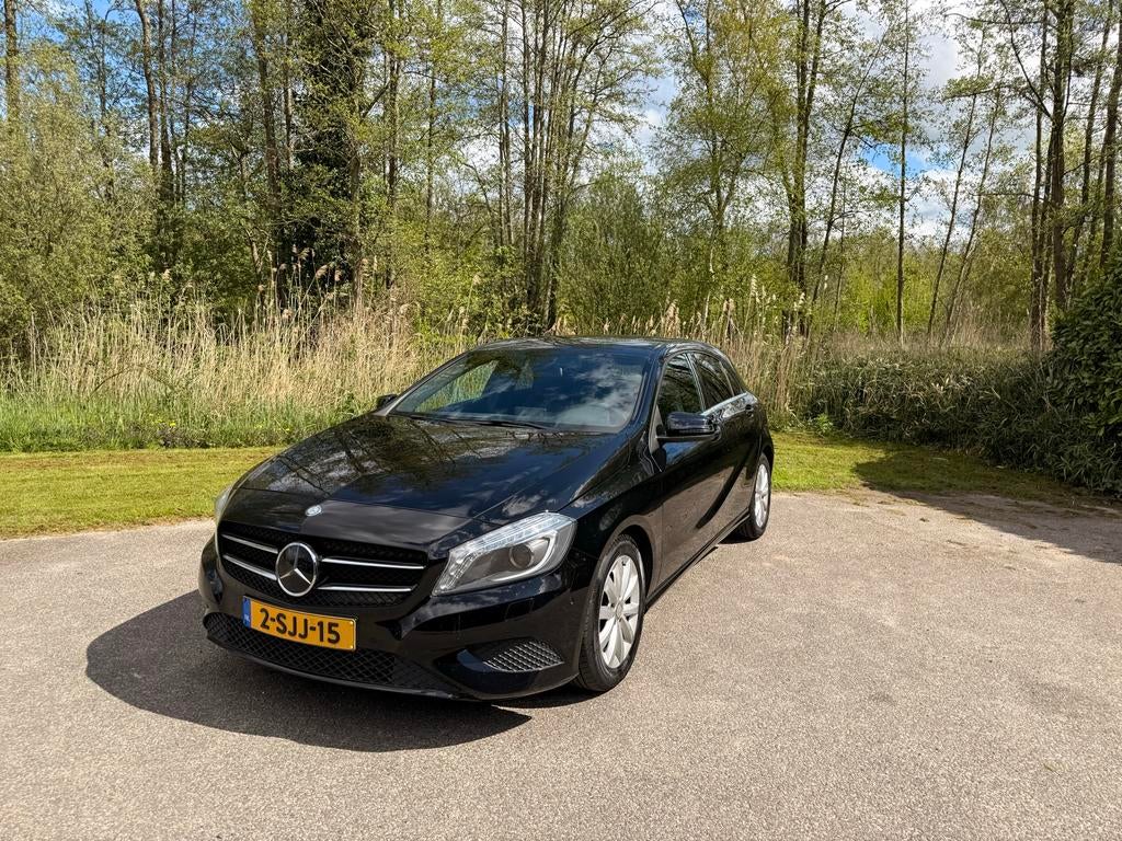 Mercedes-Benz A-Klasse A180 1.6 Blue Efficiency 2013  Zwart, Auto's, Mercedes-Benz, Voorwielaandrijving, 4 cilinders, 1200 kg