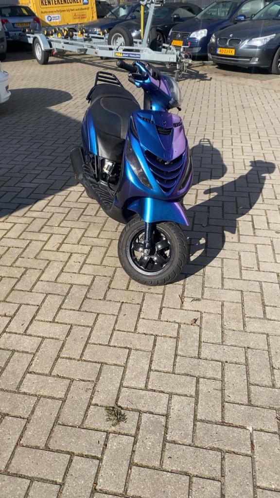 Zip 125cc, Fietsen en Brommers, Scooters | Piaggio, Ophalen of Verzenden, Zo goed als nieuw, Tweetakt, Zip