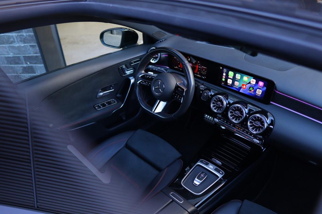 Mercedes-Benz A-klasse 250 e AMG| Facelift| Full Options| Pa, Auto's, Mercedes-Benz, 12 maanden, Adaptive Cruise Control, Gebruikt
