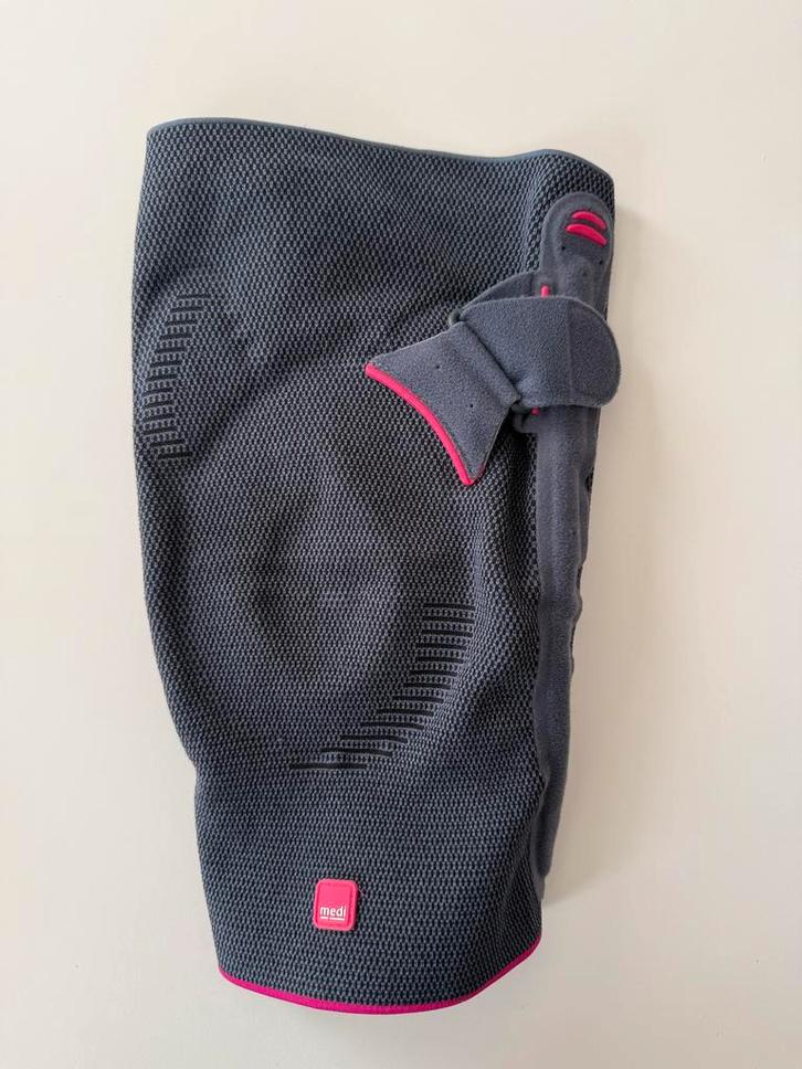 Medi Genumedi PT Kniebrace - LINKS, Diversen, Braces, Zo goed als nieuw, Ophalen of Verzenden