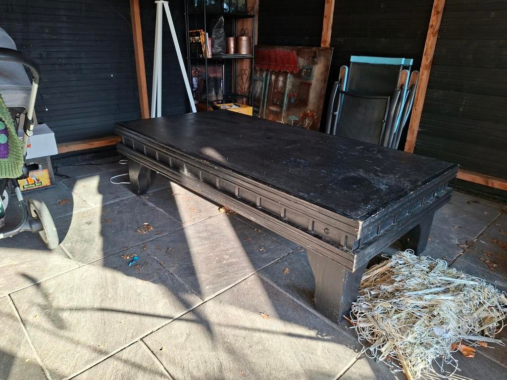 Grote robuuste salontafel, Ophalen, Hout