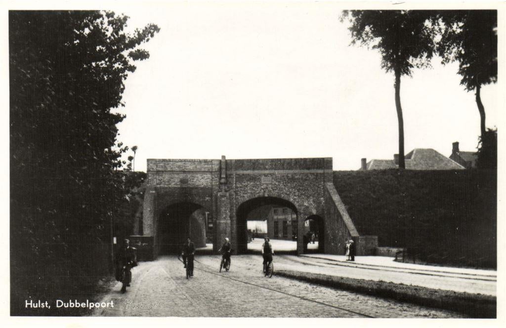 Hulst, Dubbelpoort - fietsers - ongelopen, Ophalen of Verzenden, Voor 1920, Ongelopen, Noord-Brabant