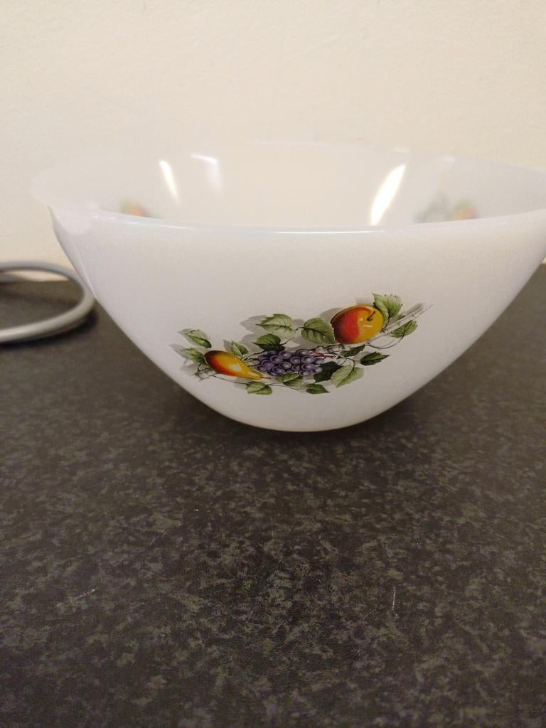 Vintage ARCOPAL schaal met Fruitdecoratie, Ophalen of Verzenden