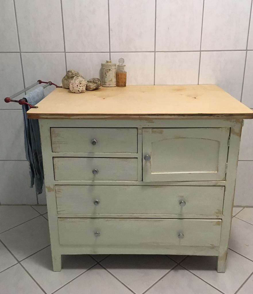 Oude commode/ kastje., Ophalen, Gebruikt, 50 tot 70 cm, 100 cm of meer