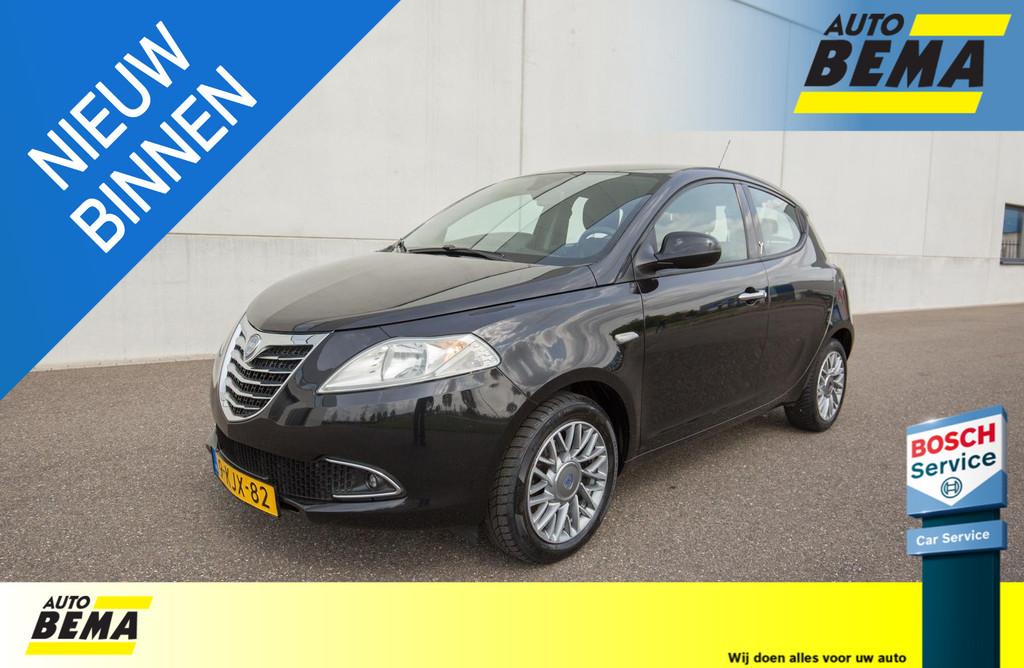 Lancia Ypsilon 1.2 Black & Red, Auto's, Lancia, Voorwielaandrijving, Euro 5, Stof, Gebruikt
