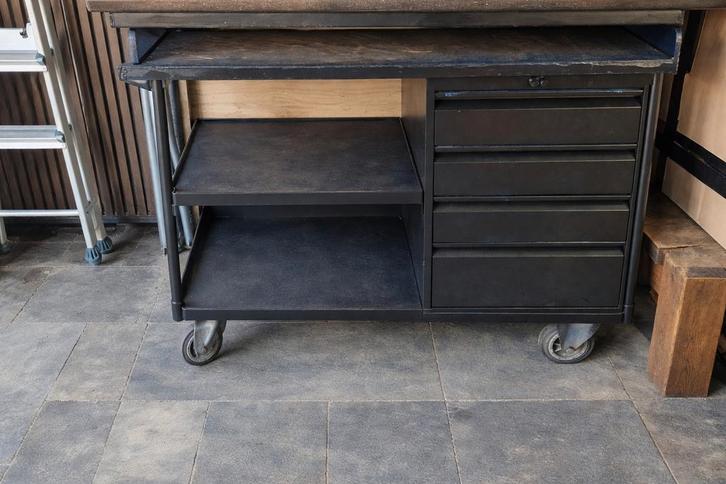 Industriële kar werkbank op wielen  met lades en wielen, Doe-het-zelf en Verbouw, Werkbanken, Gebruikt, Ophalen