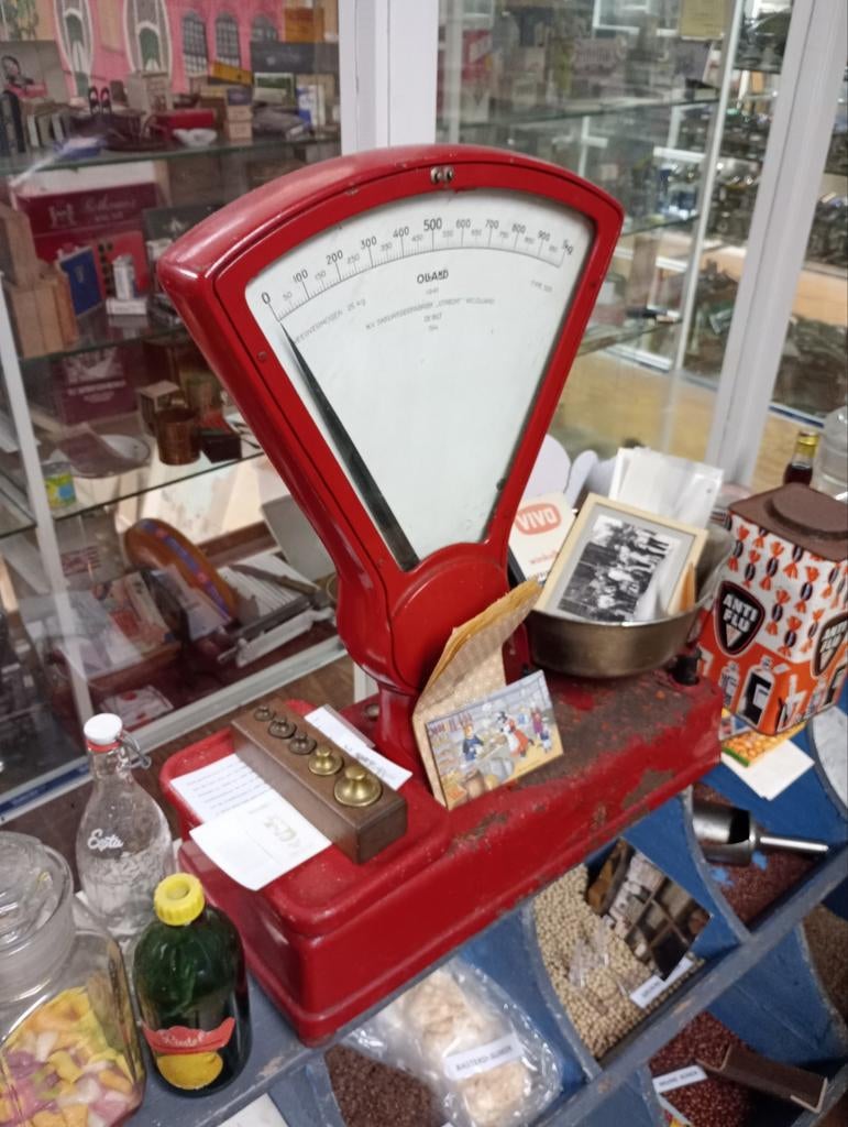 Vintage rode weegschaal uit 1941 werkt vintage, Ophalen