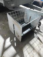 Opzet hooiruifje met voergoot., Meerdere dieren, Schaap