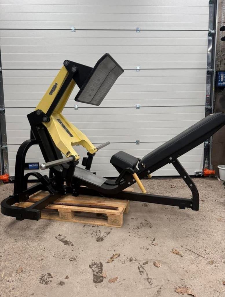 Technogym pure strength squat press / leg press / fitness, Sport en Fitness, Ophalen, Benen, Gebruikt, -