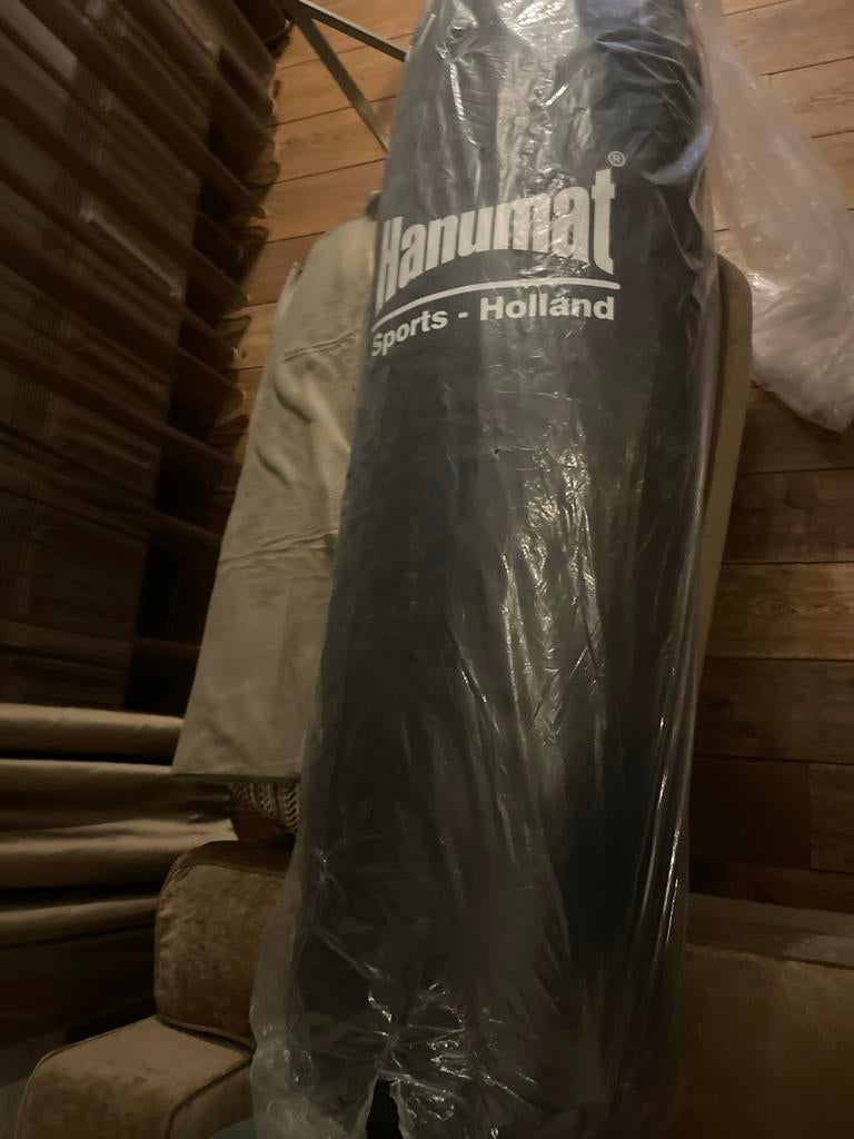 Nieuwe Hanumat Mega Bokszak 120x60 cm 100 KG + muurbeugel, Ophalen, Zo goed als nieuw, Bokszak