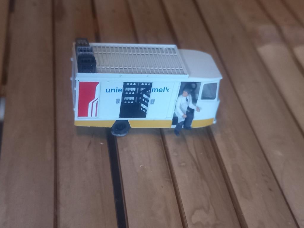 Artitec HO nederlandse Melkboer Melkunie wagen en figuur, Ophalen of Verzenden, Gebruikt