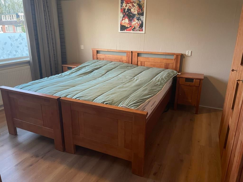 Elektrisch verstelbaar kersenhouten tweepersoonsbed, Ophalen, Bruin, Tweepersoons, 180 cm