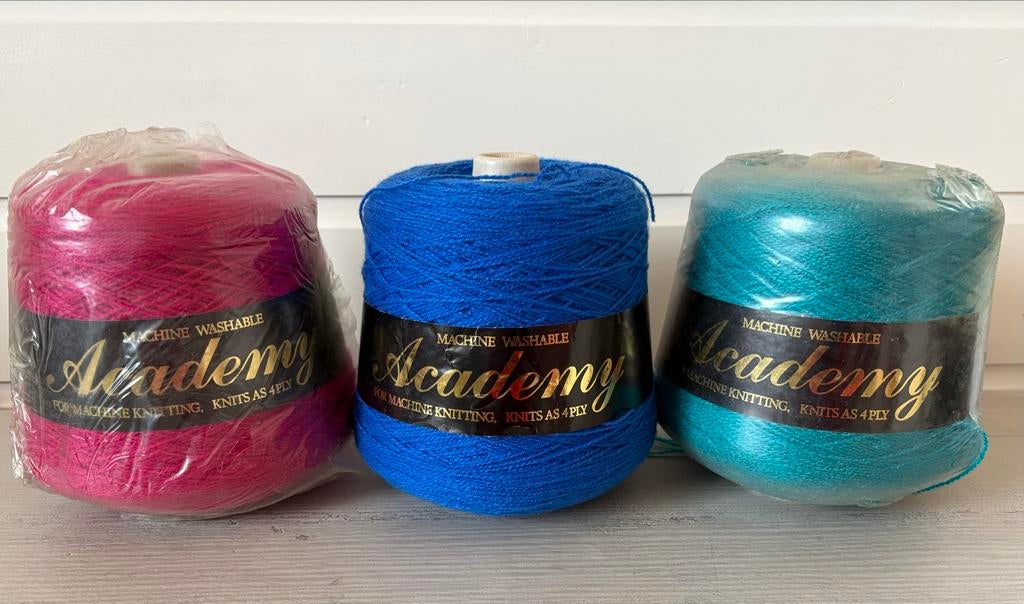 3 Nieuwe konen garen voor breimachine - diverse kleuren, Ophalen of Verzenden, Nieuw, Breien, Wol of Garen