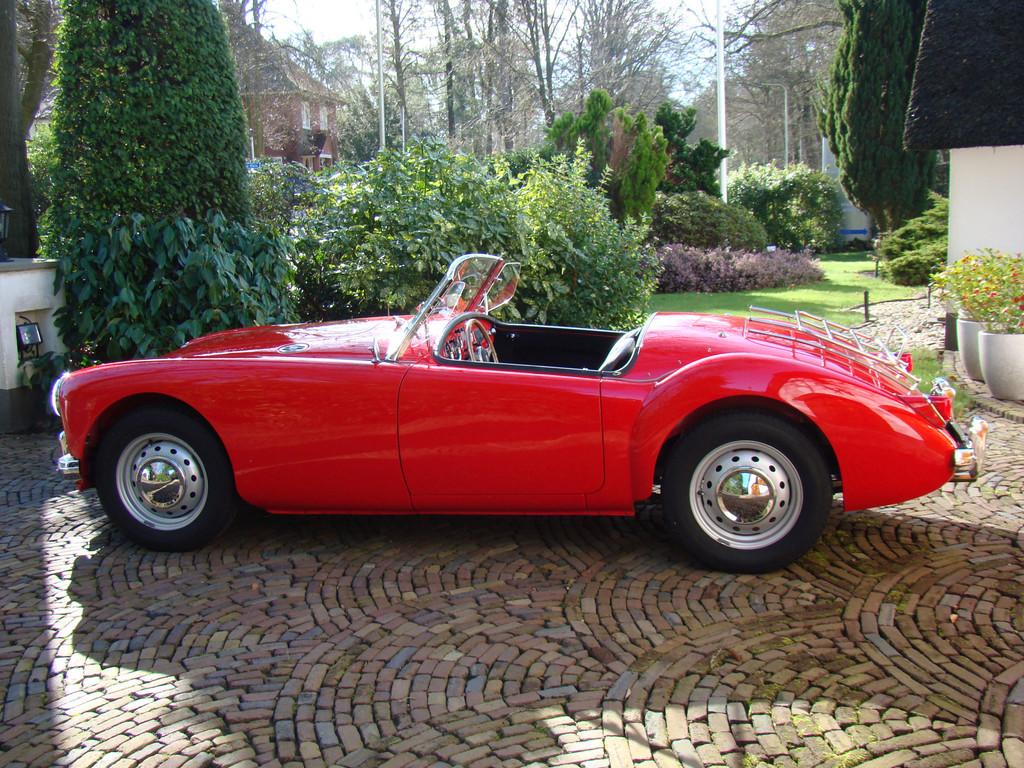 MG M.G.A. 1500 Roadster (bj 1959), Auto's, Oldtimers, Cabriolet, Leder, Bedrijf, Rood