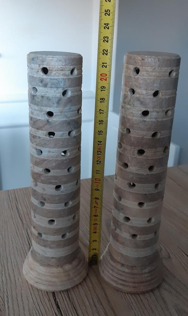 2x speksteen kandelaar uit Brazilië 22 cm hoog, Overige materialen, Beige, Ophalen of Verzenden, Zo goed als nieuw