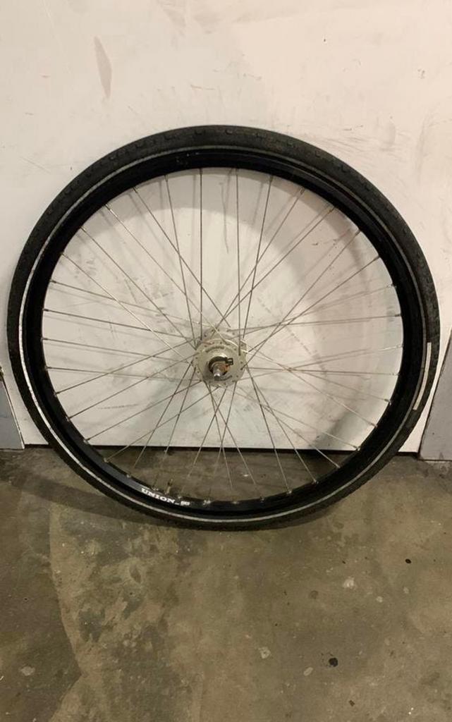 voorwiel 28 inch met naafdynamo ook icm rollerbrake, Fietsen en Brommers, Ophalen, Zo goed als nieuw