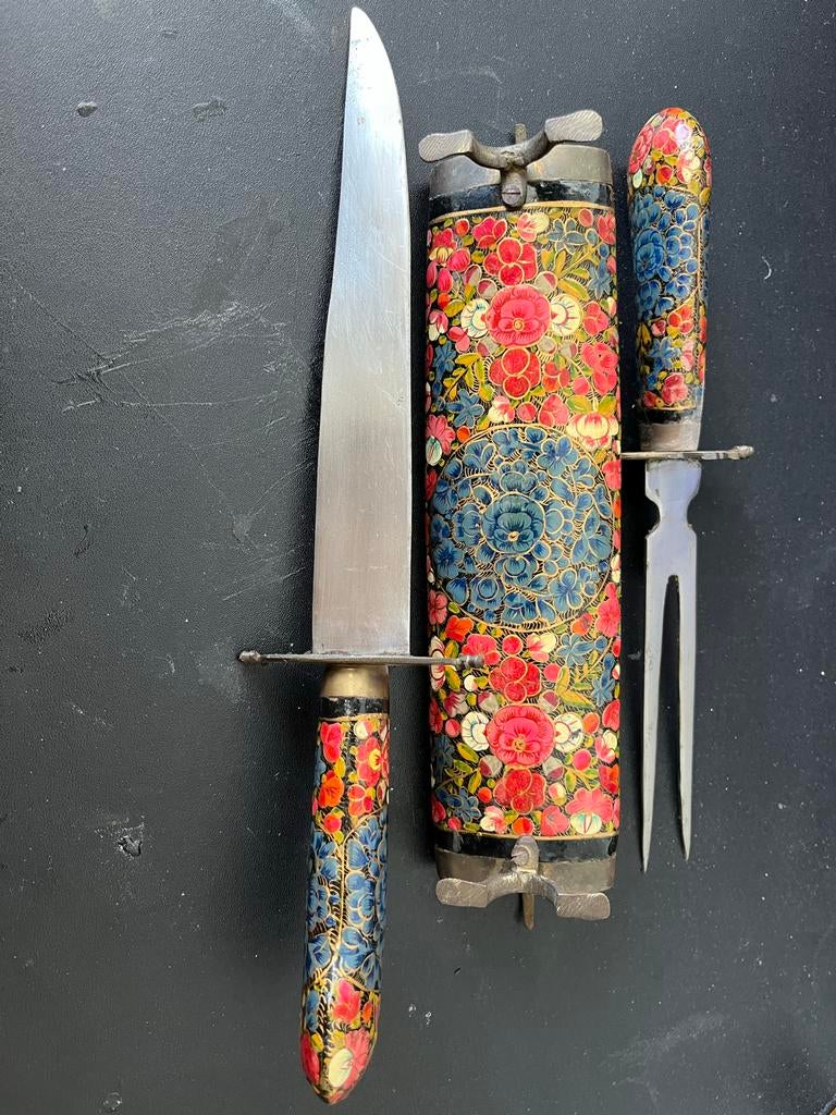 Decoratieve Dolk met Vleesvork en Bloemenmotief, Ophalen