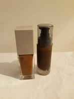 Twee tinten foundation voor een donkere huidskleur., Ophalen, Bruin, Gehele gezicht, Zo goed als nieuw
