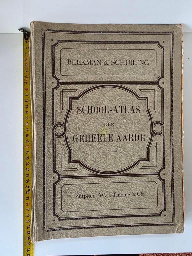 Oude Schoolatlas van Beekman & Schuiling 8ste herz. druk, Boeken, Atlassen en Landkaarten, Gelezen, Bosatlas, Wereld, 1800 tot 2000