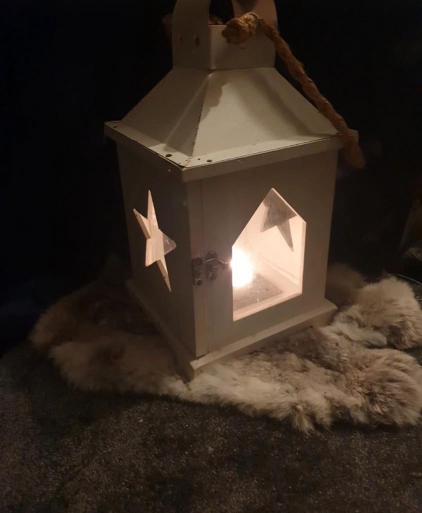 Sfeervolle witte lantaarn met steruitsparingen, Huis en Inrichting, Ophalen of Verzenden, Zo goed als nieuw