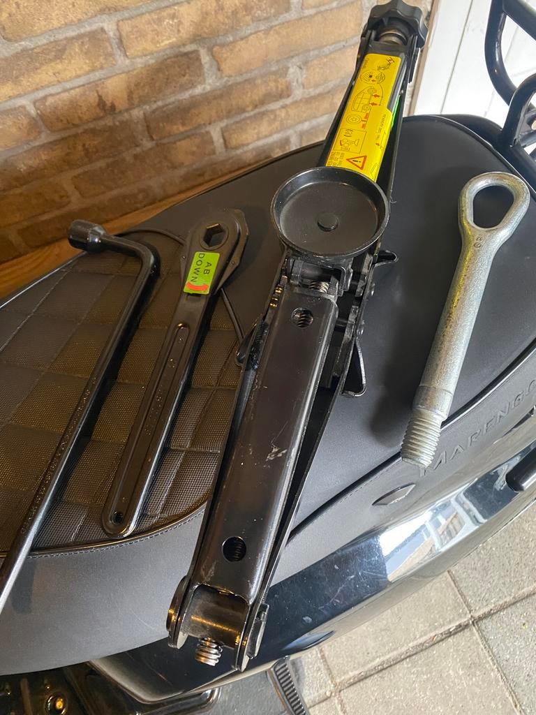 Auto krik Mercedes Vito Nieuw ! 100 euro, Ophalen of Verzenden, Zo goed als nieuw, Garagekrik