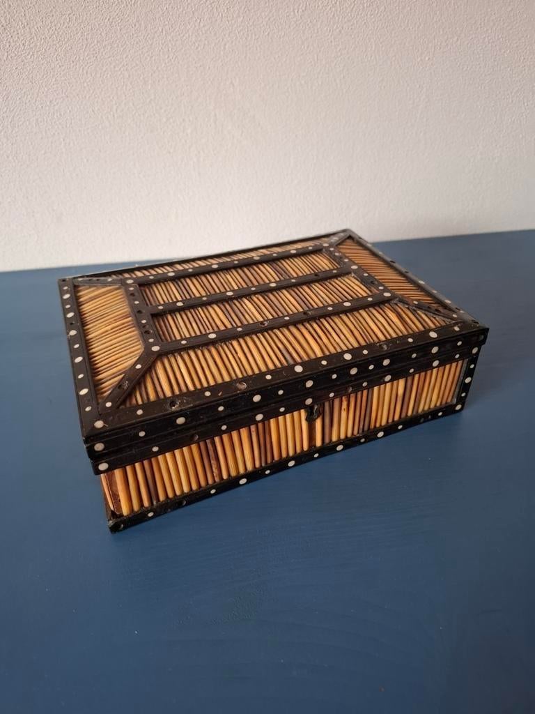 Vintage sieradendoos uit Matara., Ophalen