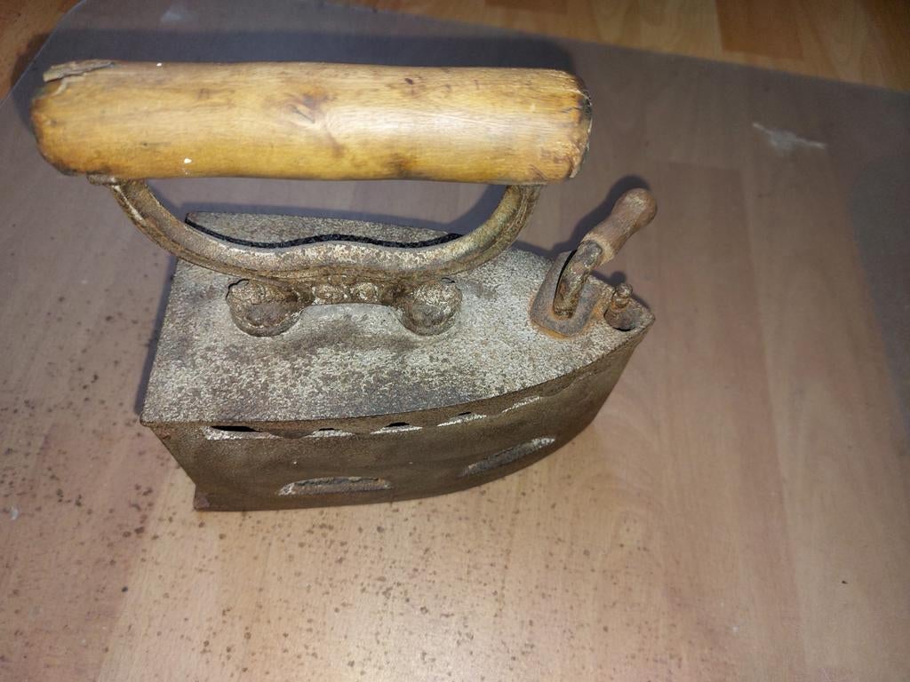 Antiek strijkijzer op kolen - Decoratief item, Ophalen