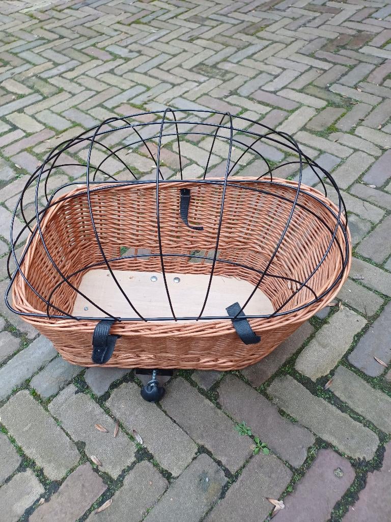 Te koop rieten honden fietsmand, Dieren en Toebehoren, Honden-accessoires, Ophalen, Zo goed als nieuw