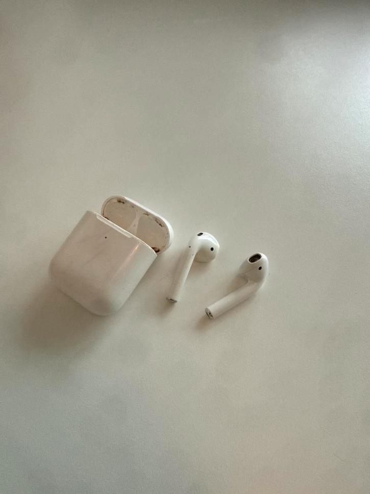 Apple AirPods (1e generatie) met oplaadcase, Audio, Tv en Foto, Koptelefoons, Gebruikt, Draadloos, Ophalen of Verzenden